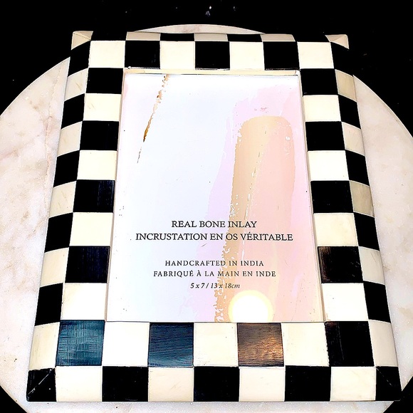 SHAILA ANANT MACKENZIE CHILDS INSPIRE PICTURE FRAME 5 BY 7 REAL BONE INLAY  NEW - Picture 3 of 6
